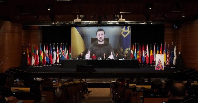 Ucraina, la diretta – Cremlino: “Non chiediamo un cambio di regime a Kiev”. Aiea: “Intatte le strutture chiave della centrale di Zaporizhzhia”