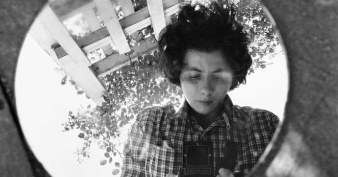 Vivian Maier, la mostra a Siena sulla pioniera della street photography americana scoperta dopo la morte