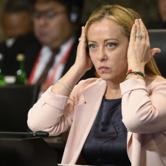 Copertina di Reddito, compromesso sul 2023, ghigliottina dal 2024: il Fatto di domani 22 novembre