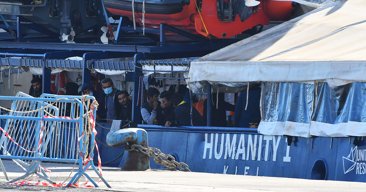 Ong, Piantedosi e la strategia del finto tonto: chiese a Berlino informazioni che il governo già aveva: le mail della Humanity1 che lo provano