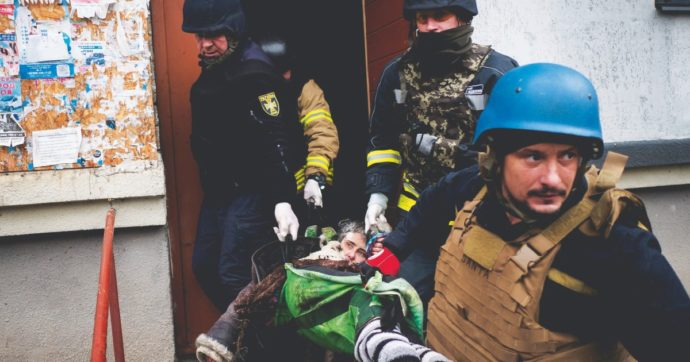 Inferno Bakhmut: senza acqua e riscaldamenti, civili allo stremo