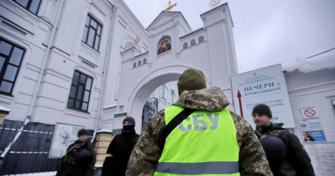 Gli 007 di Kiev in un convento Mattarella: “Pace sia giusta”