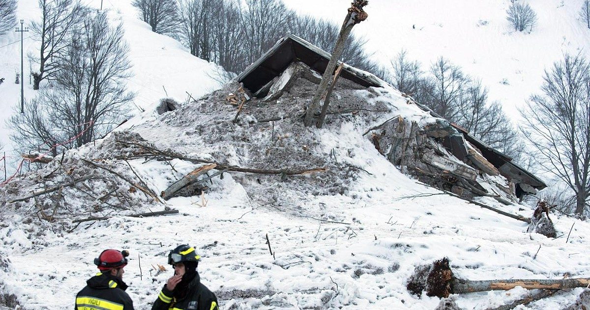 Rigopiano, condannato l’ex prefetto di Pescara insieme ad altri sette. Assolti in 22. Il padre di una vittima: “Così muore la prevenzione”