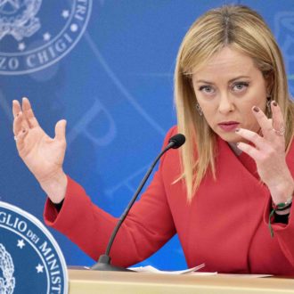 Copertina di Violenza sulle donne: per Meloni basta “ribellarsi”