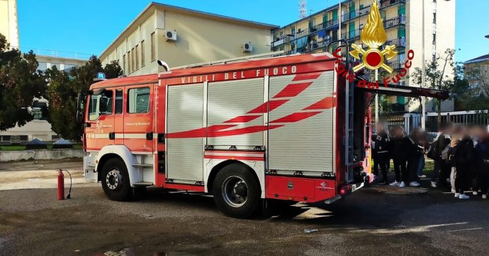 Milano, evacuato l’istituto Galilei a causa di un incendio: fiamme nel sotterraneo e al terzo piano