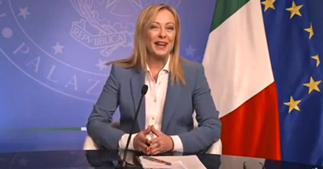 Sondaggi, Fratelli d’Italia rimane primo partito al 30,3%. Segue il M5s al 16,9%, il Pd perde 0,4 punti e scende al 15,8%