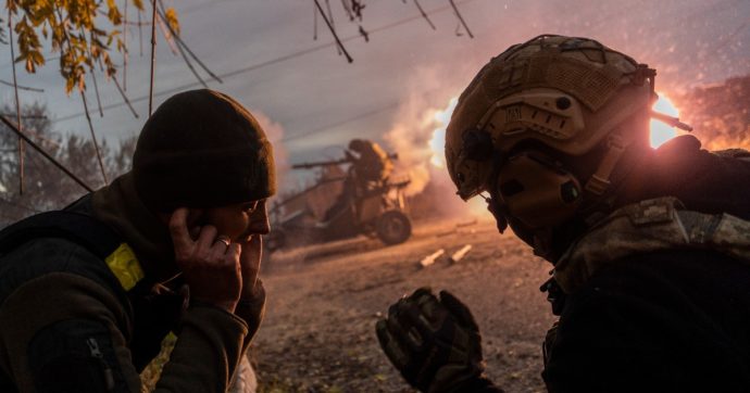 Ucraina, la diretta – Bombe di Mosca su Kherson: “4 morti e 10 feriti”. Uk: “I parà russi tornano nel Donetsk e nel Luhansk”