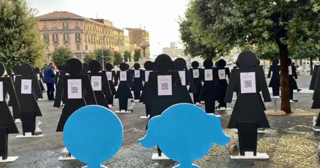 Violenza sulle donne, a Napoli una distesa di ‘sagome nere’. Fico: “Meno denunce per mancanza di protezione” – Video