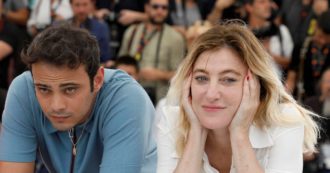 Copertina di Bruni Tedeschi: il compagno sul set accusato di stupri