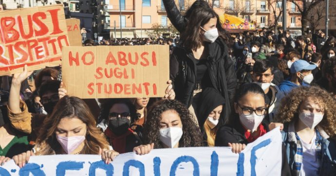 Copertina di Liceo Majorana, chiuse indagini sul prof molestatore