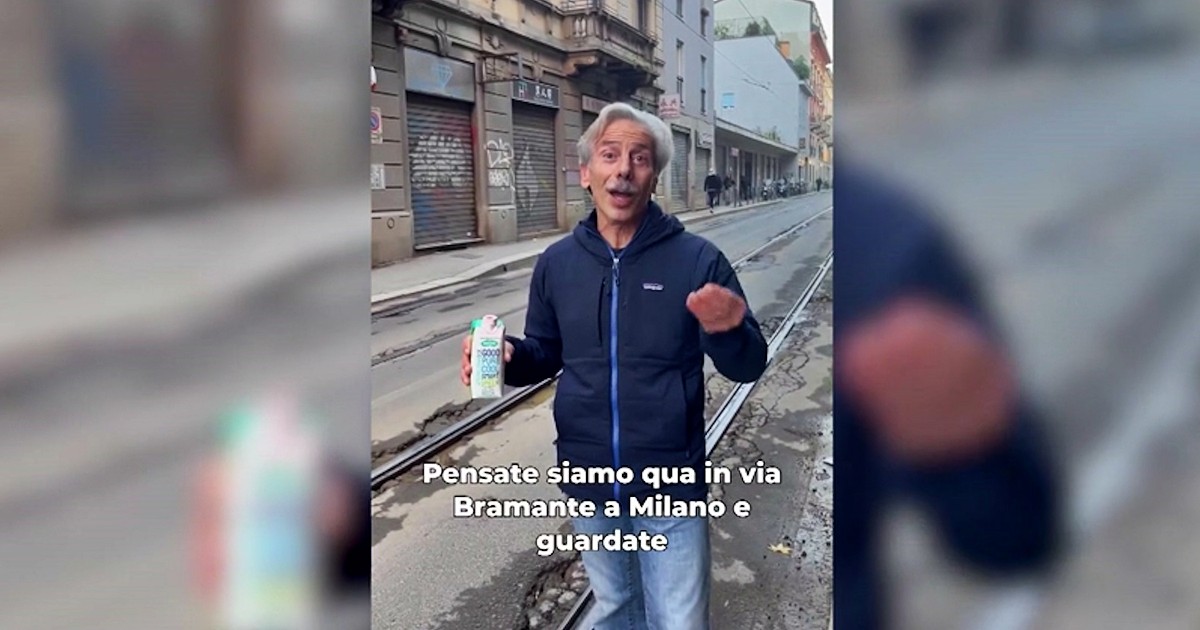 Milano, il comico Giovanni Storti mostra le buche in una strada del centro: “L’asfalto è ferito. Fate qualcosa”