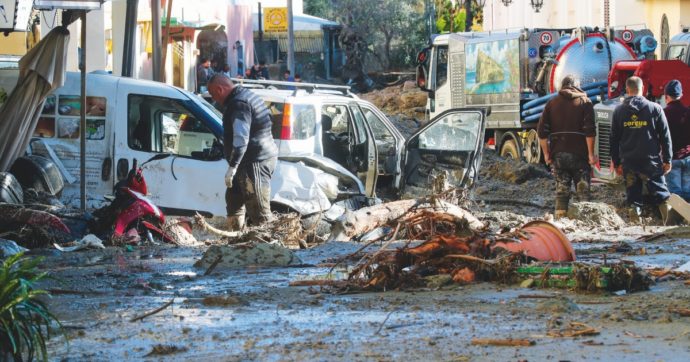 Ischia, le vittime salgono a sette. La politica litiga