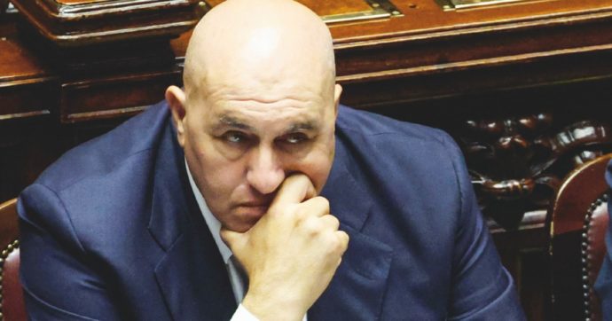 Conflitto, le destre come Draghi: “Il 2% del Pil per le armi”