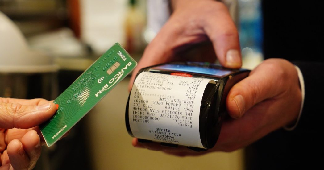 Retromarcia del governo sul Pos: la resa di Meloni dopo aver risposto a ogni critica andando all’attacco, da Bankitalia ai sindacati