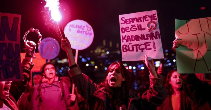 Dalila Procopio sarà espulsa dalla Turchia: era stata fermata dopo il corteo femminista a Istanbul