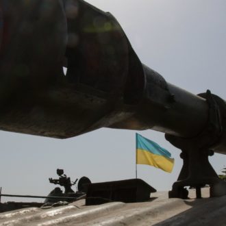 Copertina di Armi a Kiev e spese militari, Meloni nel solco di Draghi: il Fatto di domani 30 novembre