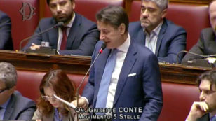 Copertina di Armi all’Ucraina, Conte: “Invio non può essere una routine. Pretendiamo un passaggio in Parlamento, governo venga a metterci la faccia”