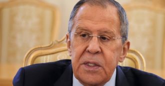 Copertina di Lavrov sfida l’Occidente: “Vuole combattere? La Russia è pronta”. Nuovi raid sull’Ucraina. E Kiev cambia il comandante della zona di Kharkiv