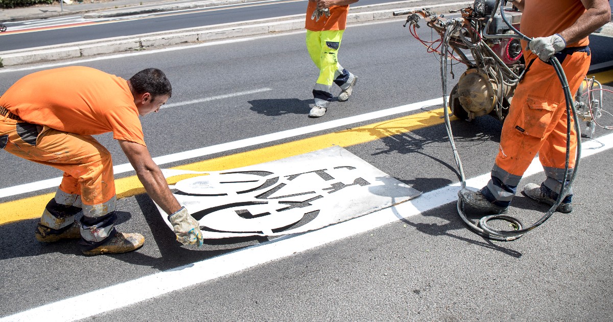 roma rivolta contro le nuove ciclabili imposte dall8217alto cos236 si stravolger224 la vita di migliaia di persone