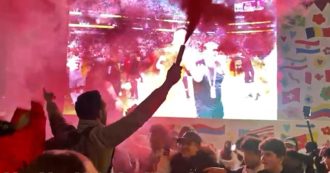 Copertina di Mondiali, a Milano esplode la gioia dei tifosi marocchini per la qualificazione agli ottavi: i festeggiamenti in piazza Gae Aulenti