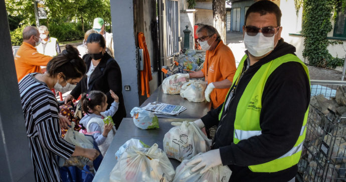 FT: l’impatto dell’inflazione sui poveri visto dai banchi alimentari