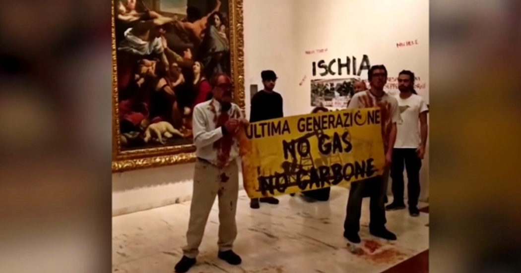 Bologna, blitz del movimento “Ultima generazione” alla pinacoteca per le vittime di Ischia – Video