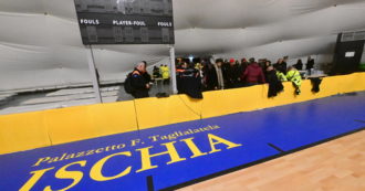 Copertina di “Casamicciola era zona bianca e ho comprato. Ora sono sfollata”