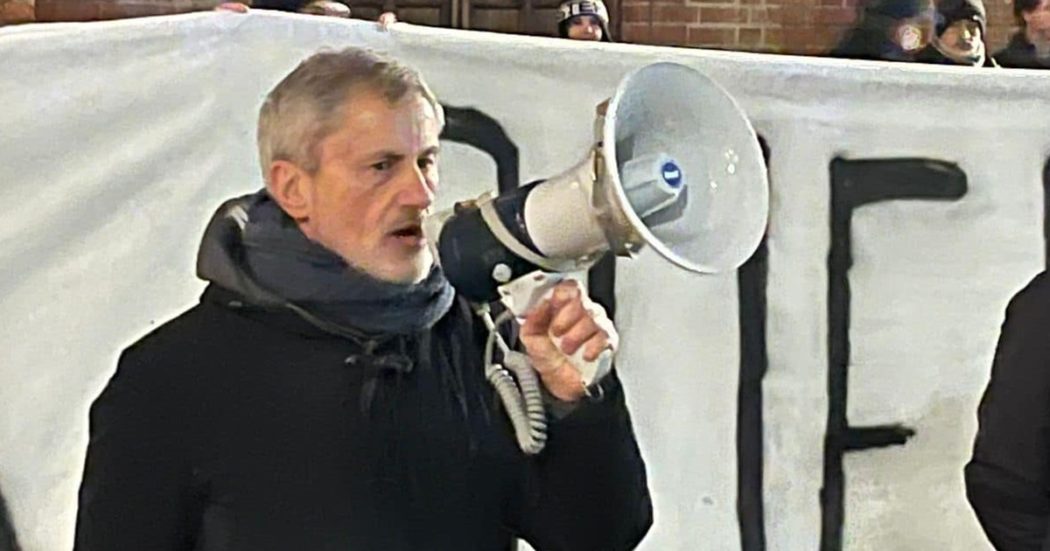 Tensione a Milano durante la manifestazione della Rete Antifascista: un poliziotto ferito