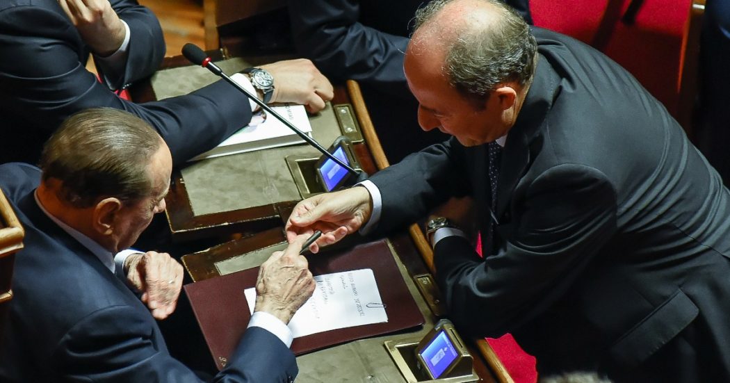 La destra si schiera con ladri di Stato e corrotti: per i colletti bianchi condannati tornano i benefici carcerari