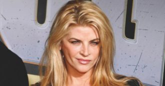 Copertina di Addio Kirstie Alley, super star di “Cin cin” e “Senti chi parla”