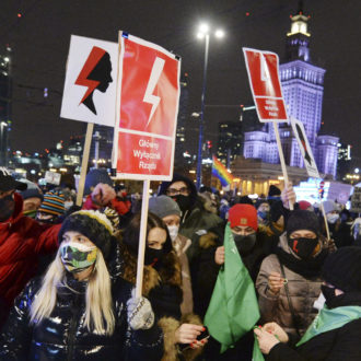Copertina di La Polonia odia le donne: 110 aborti (legali), decine di vittime