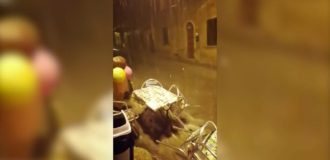 Copertina di Grosseto, forte nubifragio a Castiglione della Pescaia: strade come fiumi e zone isolate per ore. Le immagini