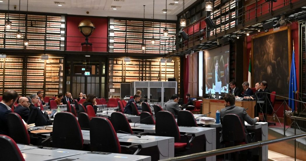 Manovra, depositati in commissione 3.104 emendamenti: 617 sono della maggioranza. Protestano le opposizioni