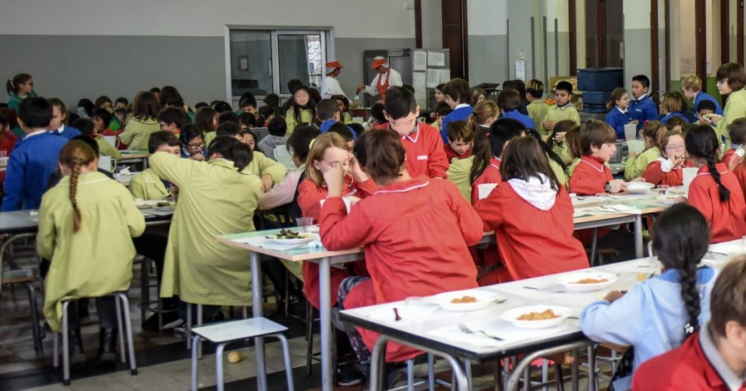 Malore dopo un pranzo in mensa: 31 bambini e due maestre in ospedale nel Varesino