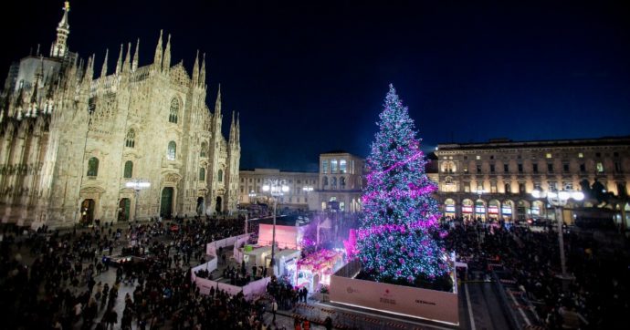 Matteo Salvini: “A Milano ci ritroviamo con l’albero di Natale con le palle rosa, de gustibus…”. L'”Estetista cinica” replica: “Siamo ancora vittime del patriarcato?”