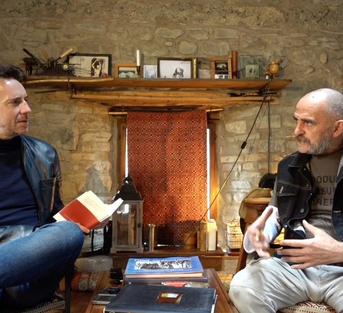 Il punk, la politica, la preghiera, il rapporto con la morte: il video integrale dell’intervista di Andrea Scanzi a Giovanni Lindo Ferretti