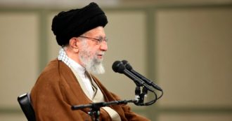 Copertina di Khamenei: “Risposta feroce ai nemici dell’Iran, che siano i sionisti o gli Usa”. Che dispiegano nuove forze in Medio Oriente