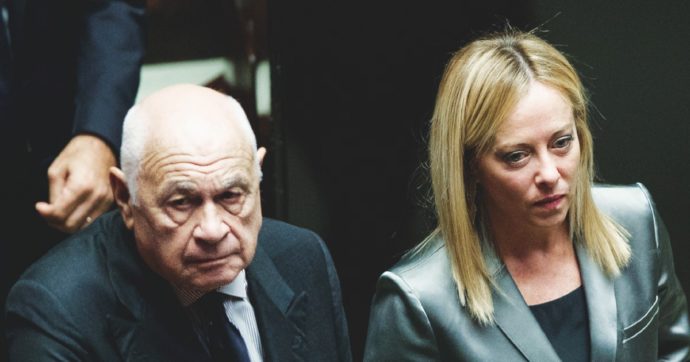 Mafia, il colpo di spugna di Nordio: benefici ai boss decisi da un solo giudice