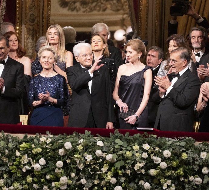 Prima della Scala, il Boris Godunov è un trionfo: 13 minuti di applausi per l’opera russa che scaccia così le polemiche. Affollato il palco reale con Meloni, Mattarella e von der Leyen