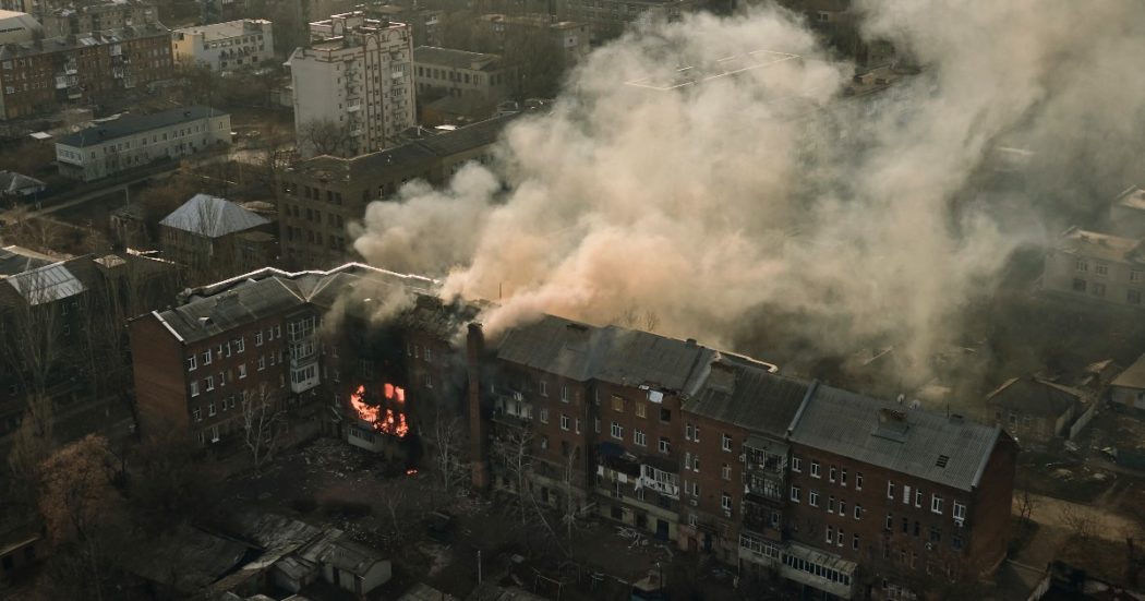 Ucraina, la diretta – Peskov: “La Russia deve ancora liberare aree nell’Est e nel Sud”. Cnn: “Kiev ha chiesto bombe a grappolo agli Usa”