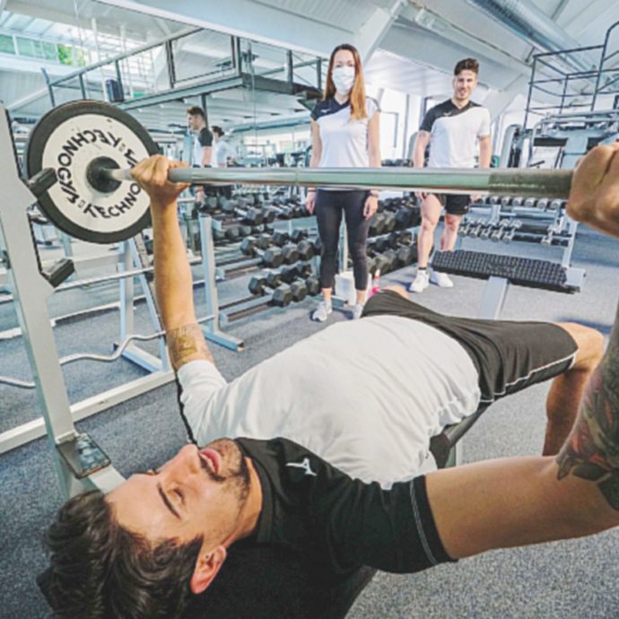 Dalla dieta a punti alle palestre: la corsa per resistere allo tsunami dei farmaci dimagranti