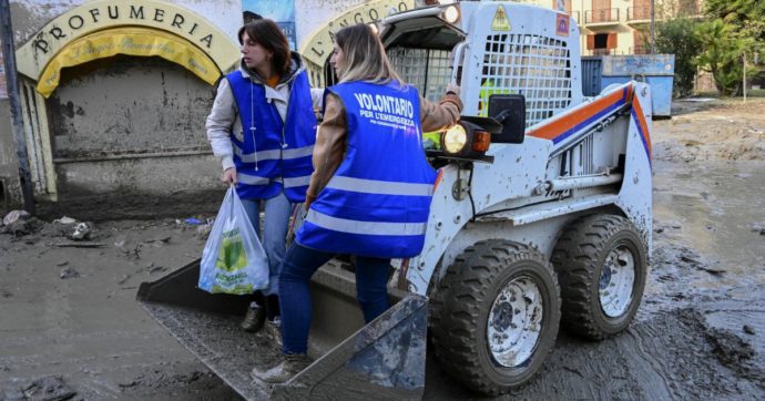 Copertina di Ischia, prorogato ordine di lasciare le abitazioni