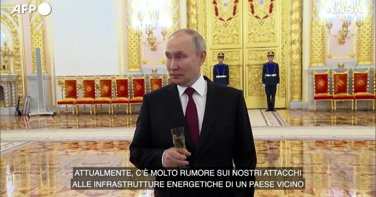 Putin: “Abbiamo attaccato infrastrutture energetiche ucraine, ma chi ha iniziato? Il clamore non interferirà con le nostre missioni”