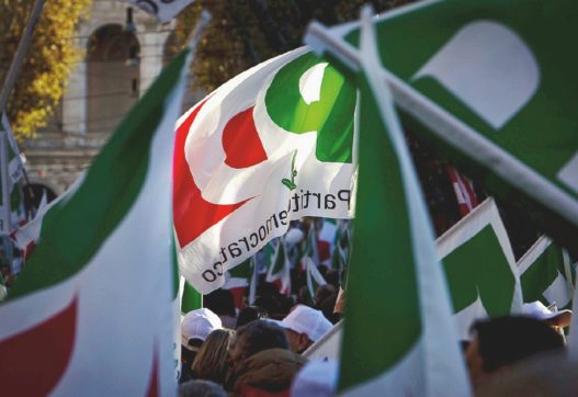 Il 17 si rischia il flop: defezioni, “ribelli”  e autobus da trovare