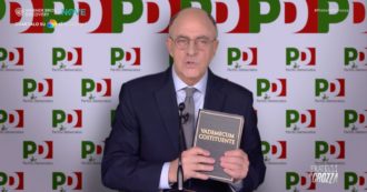 Copertina di Crozza-Letta con il suo burocratese fatto di comitati e vademecum per far cadere il governo: “Stiamo scomparendo senza la bacchetta magica”