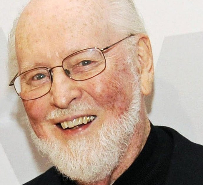 John Williams, il Teatro alla Scala impazzisce. Nell’anomalo pubblico spuntano le spade jedi di Guerre stellari