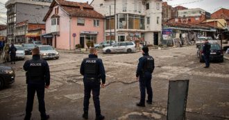 Copertina di Tensioni nel nord del Kosovo, il presidente serbo Vucic convoca d’emergenza il Consiglio di sicurezza: “Il mondo finge di non vedere”