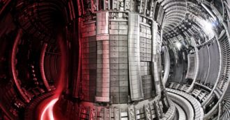 Copertina di Fusione nucleare, quando a febbraio in Gran Bretagna un super reattore ha generato energia per 5 secondi