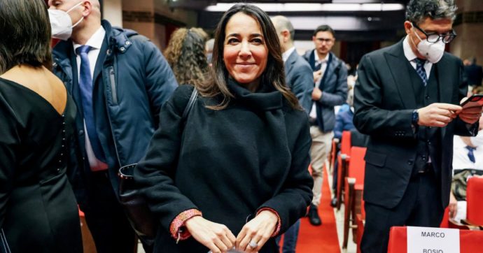 Ronzulli, l’infermiera capogruppo non vota per i medici no-vax