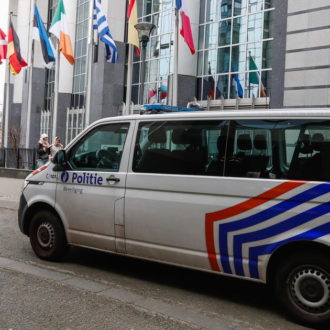 Copertina di Corruzione, in Europa si arresta e in Italia si libera: il Fatto di domani 14 dicembre